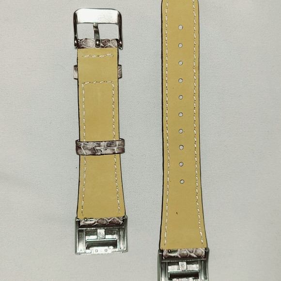 Fitbit charge 3 or 4 band - Picture 3 of 3